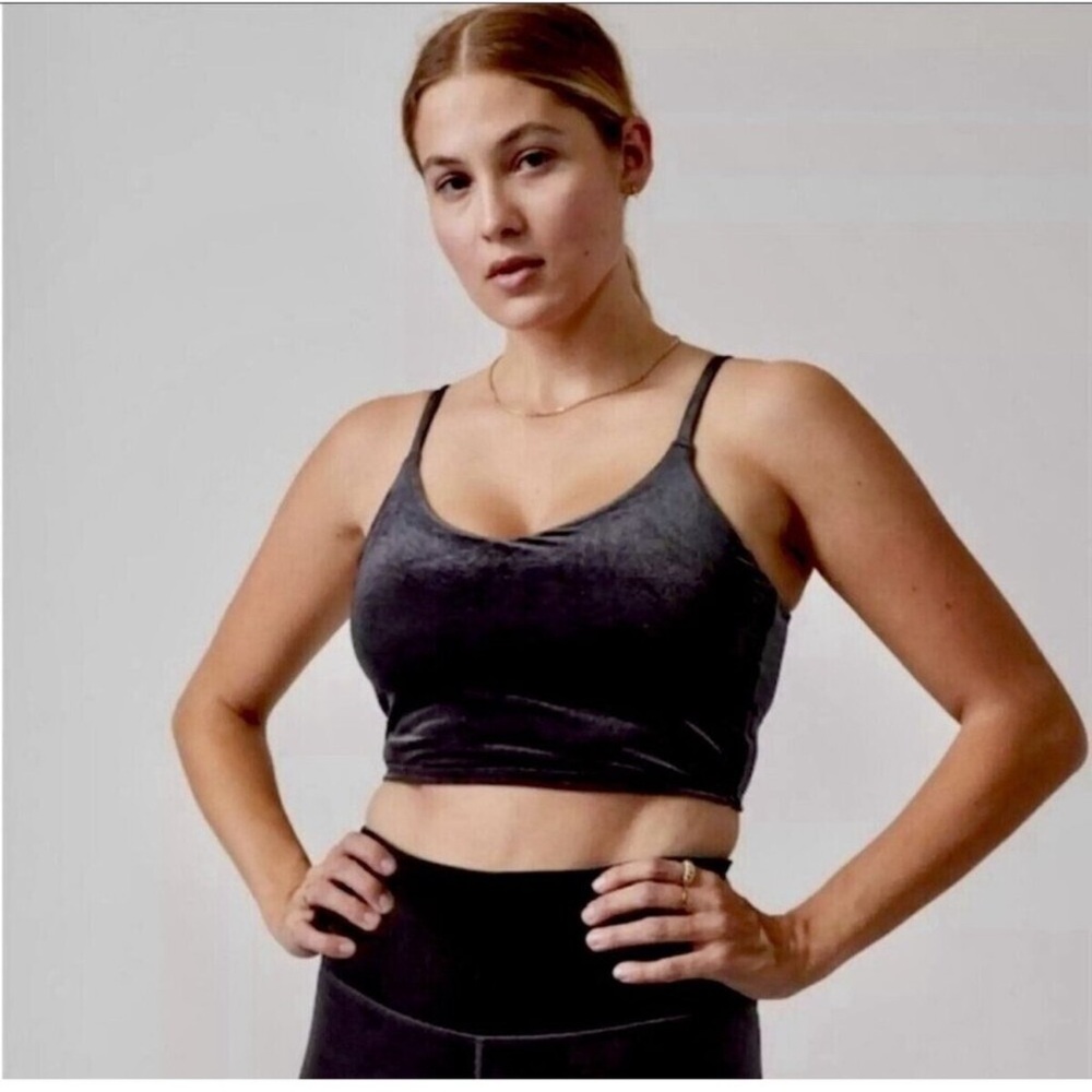 Athleta cur out black velour crop top athletic bra